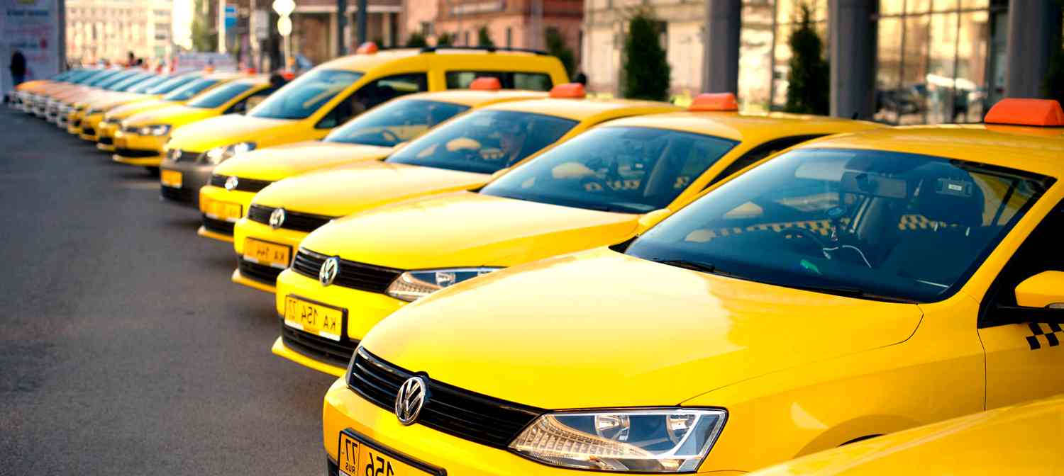 Желтый цвет такси